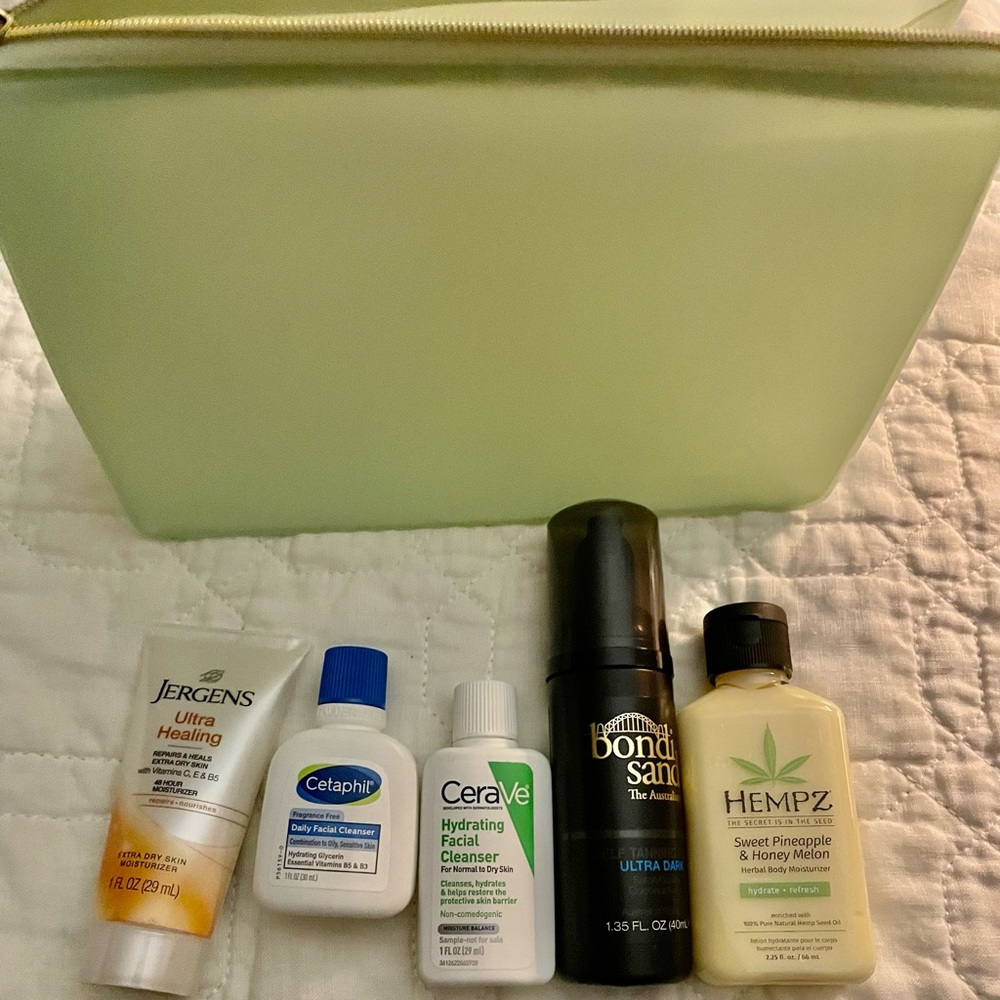 NEW Cosmetic Bag with Travel Samples